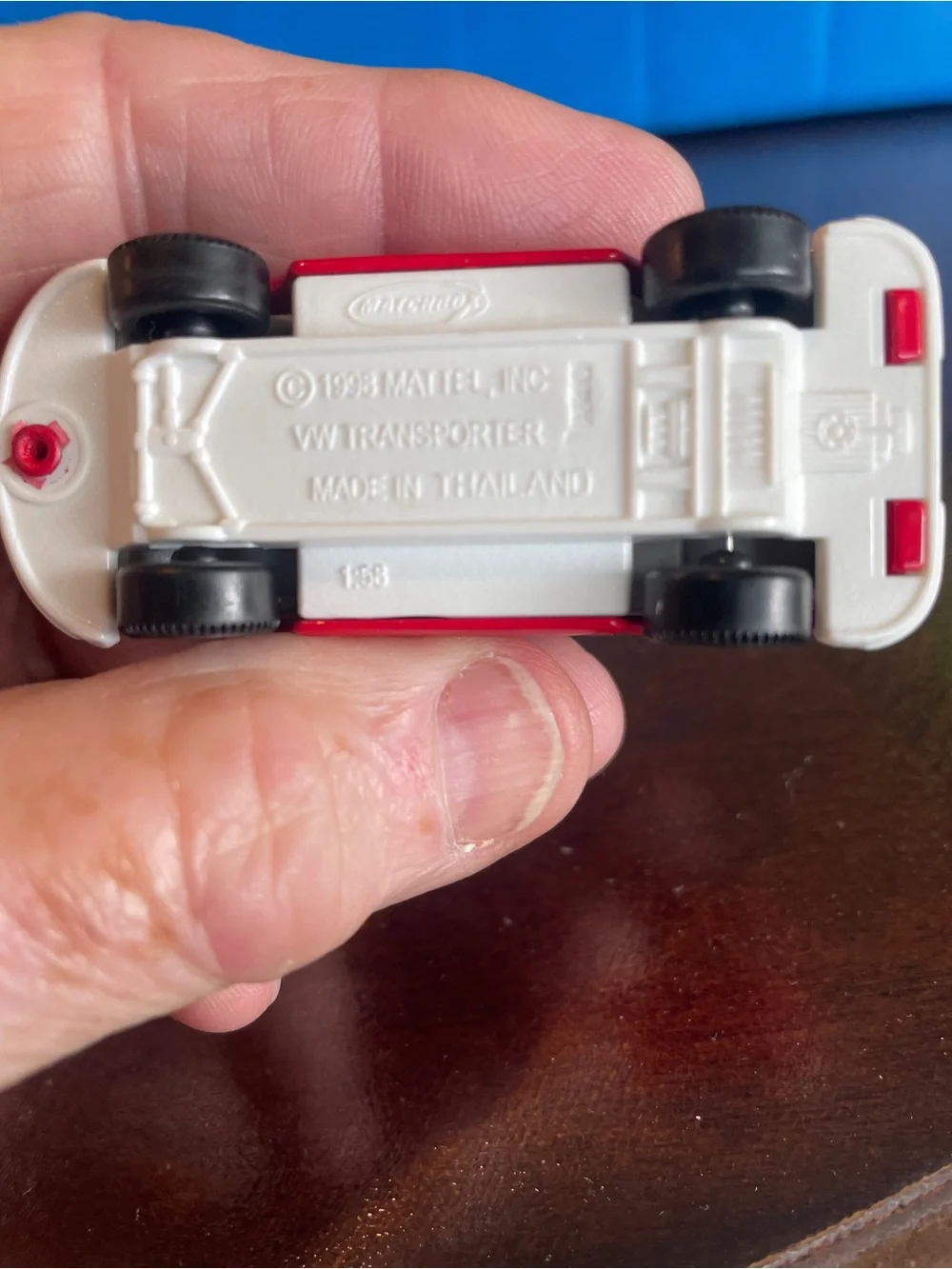 1998 Matchbox VW Transporter Bus Red 21 Window NWOP